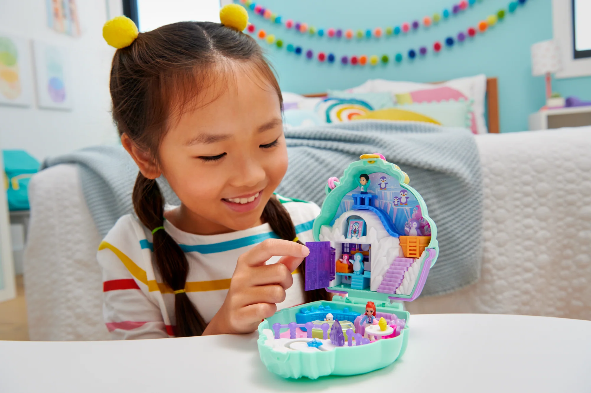 Polly Pocket Dolls And Playset, Travel Toys, Snow Sweet Penguin Compact