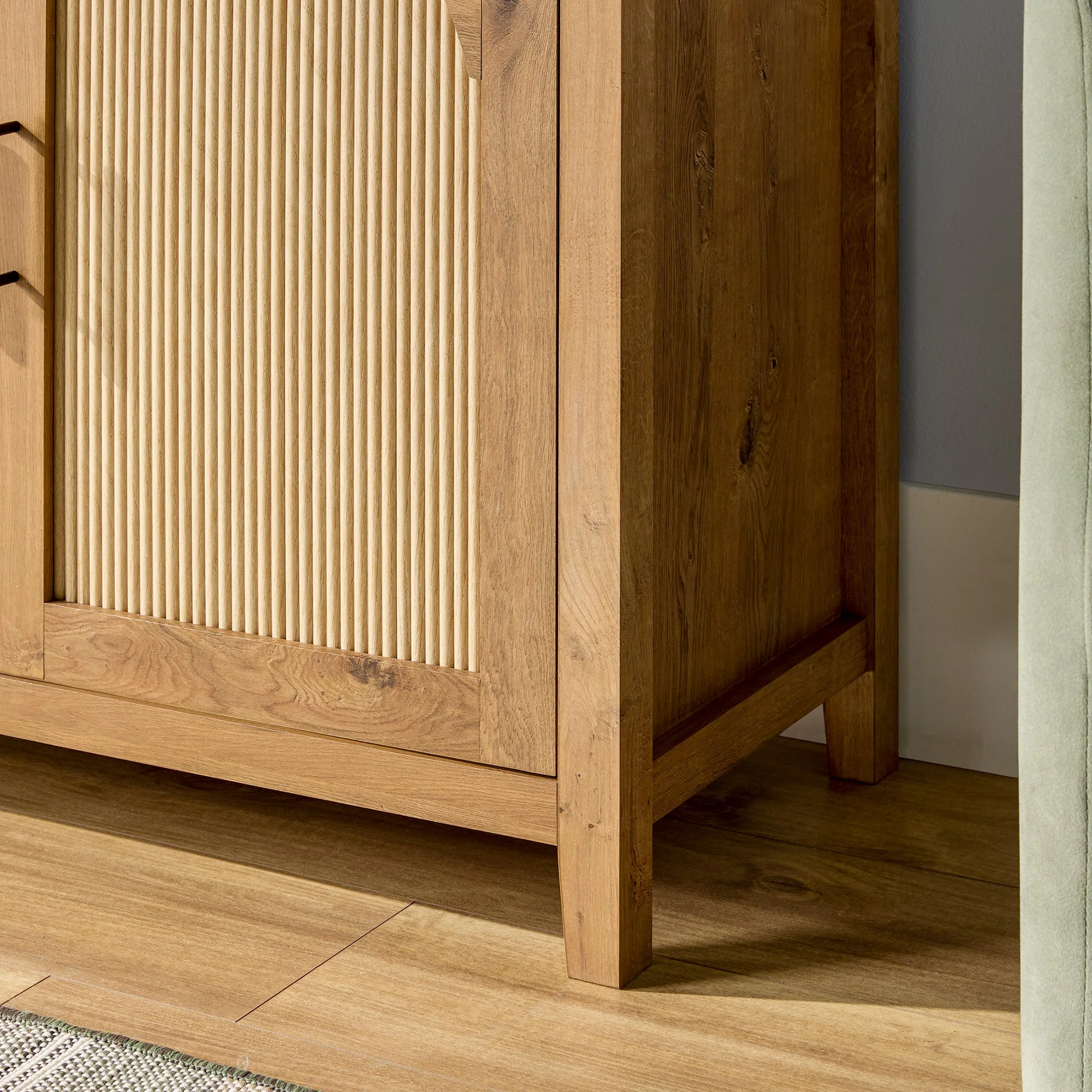 Sasha Modern Reeded Sideboard / TV Stand