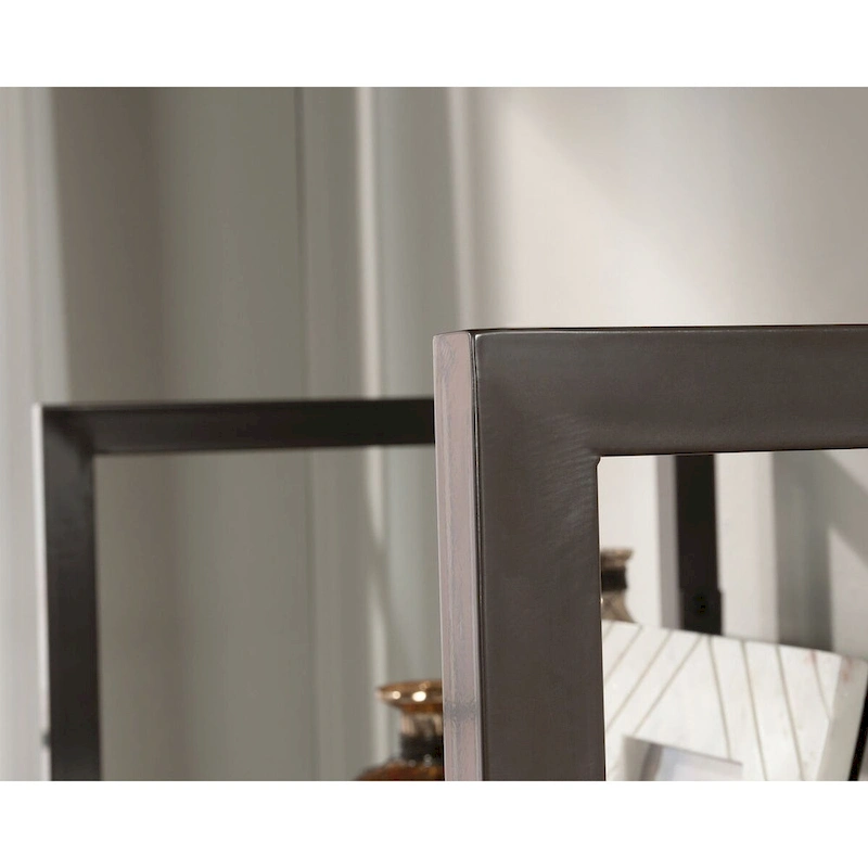 Manhattan Gate Utility Hutch Mo