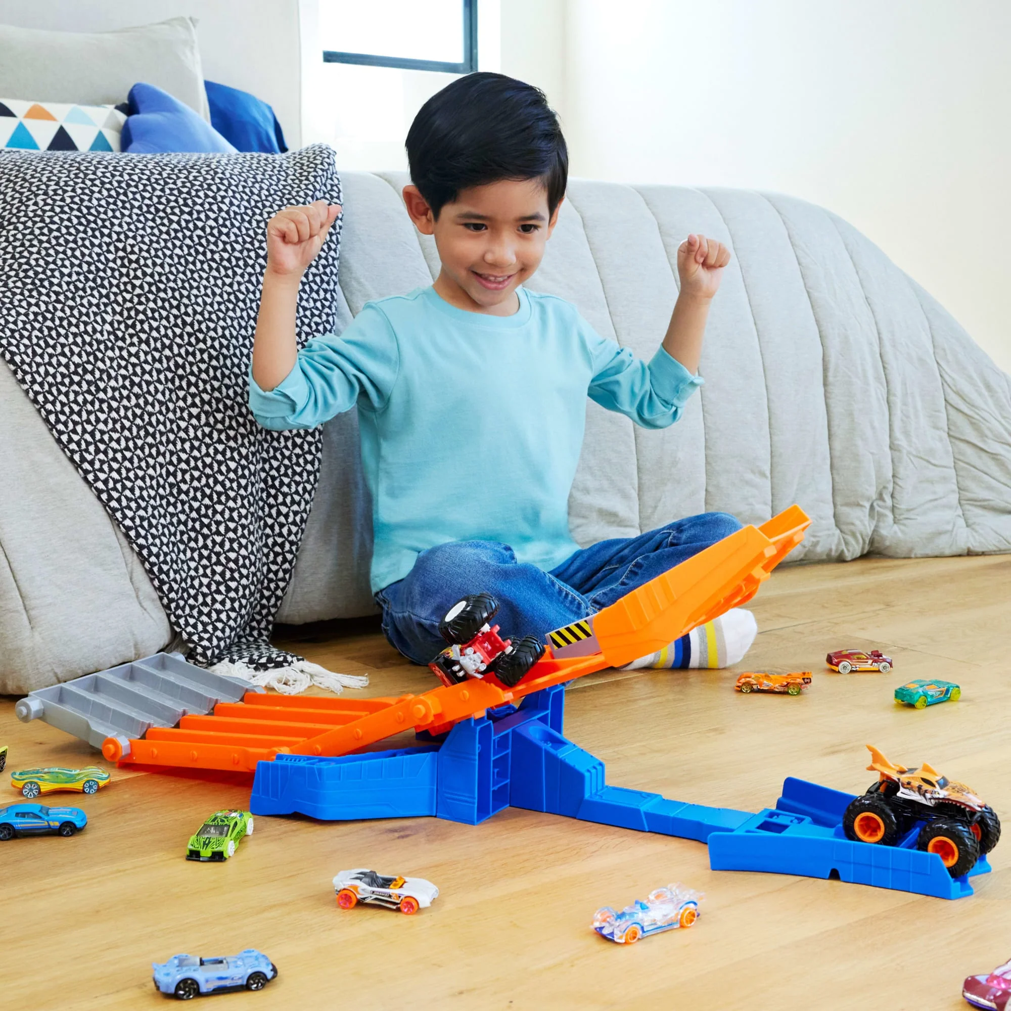 Hot Wheels Monster Trucks Pista de Juguete Carrera de Destrucción