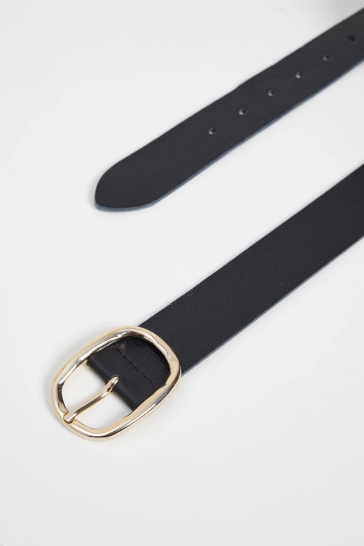 Matte leather belt - BLACK