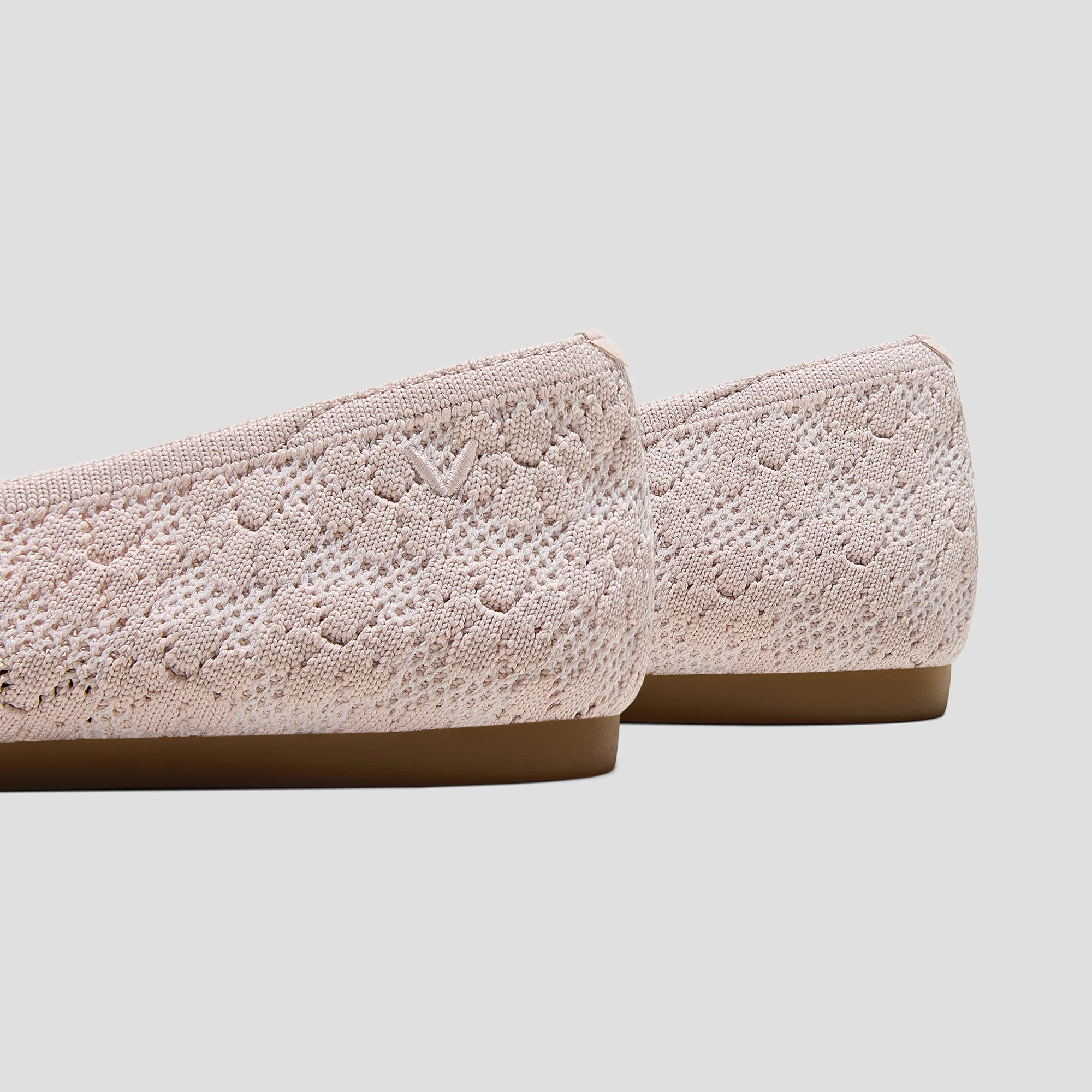 Pointed-Toe Ballet Flats (Aria 5°)