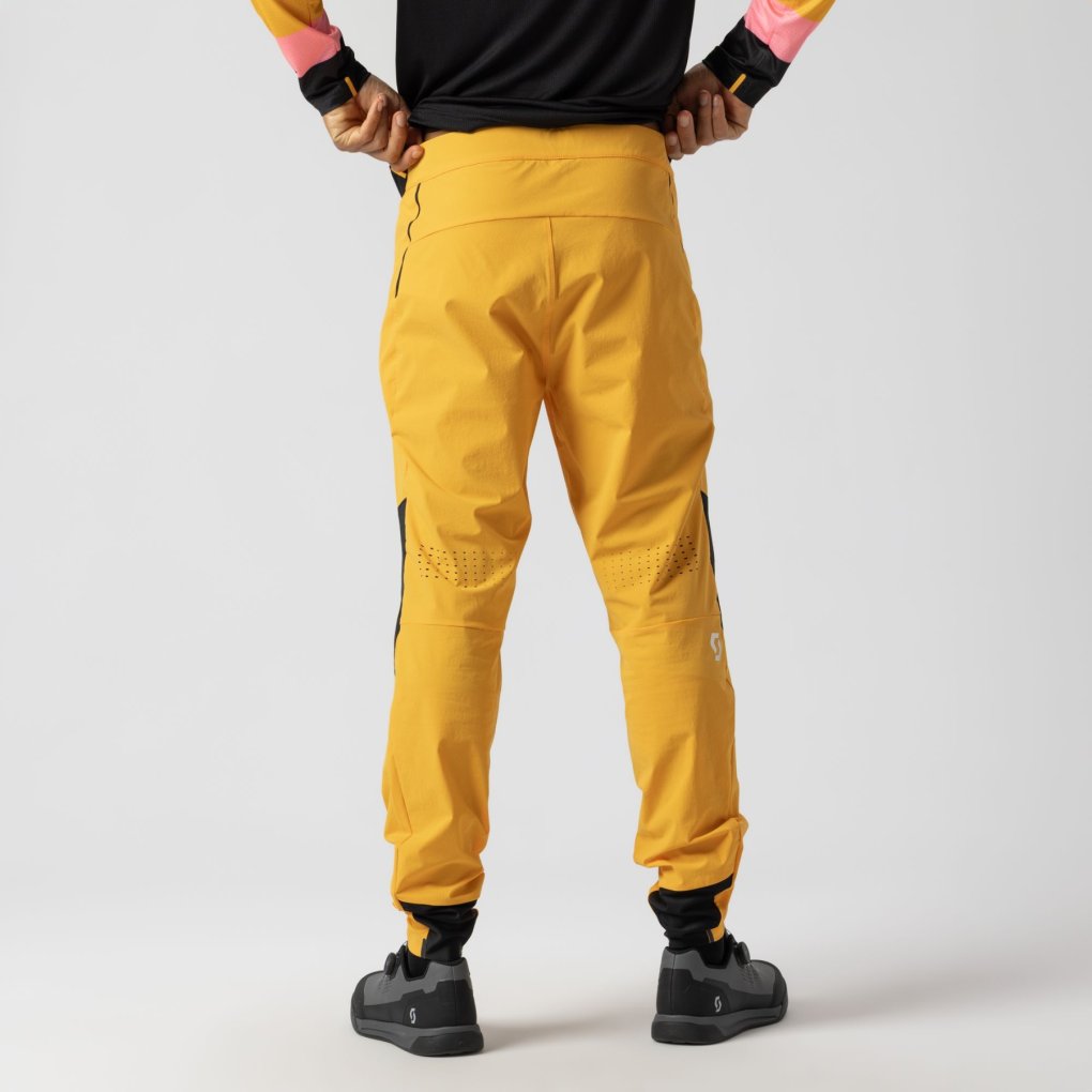 SCOTT Tuned SL Pants Men - gleam orange