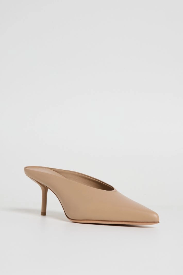 Leather mules - BEIGE