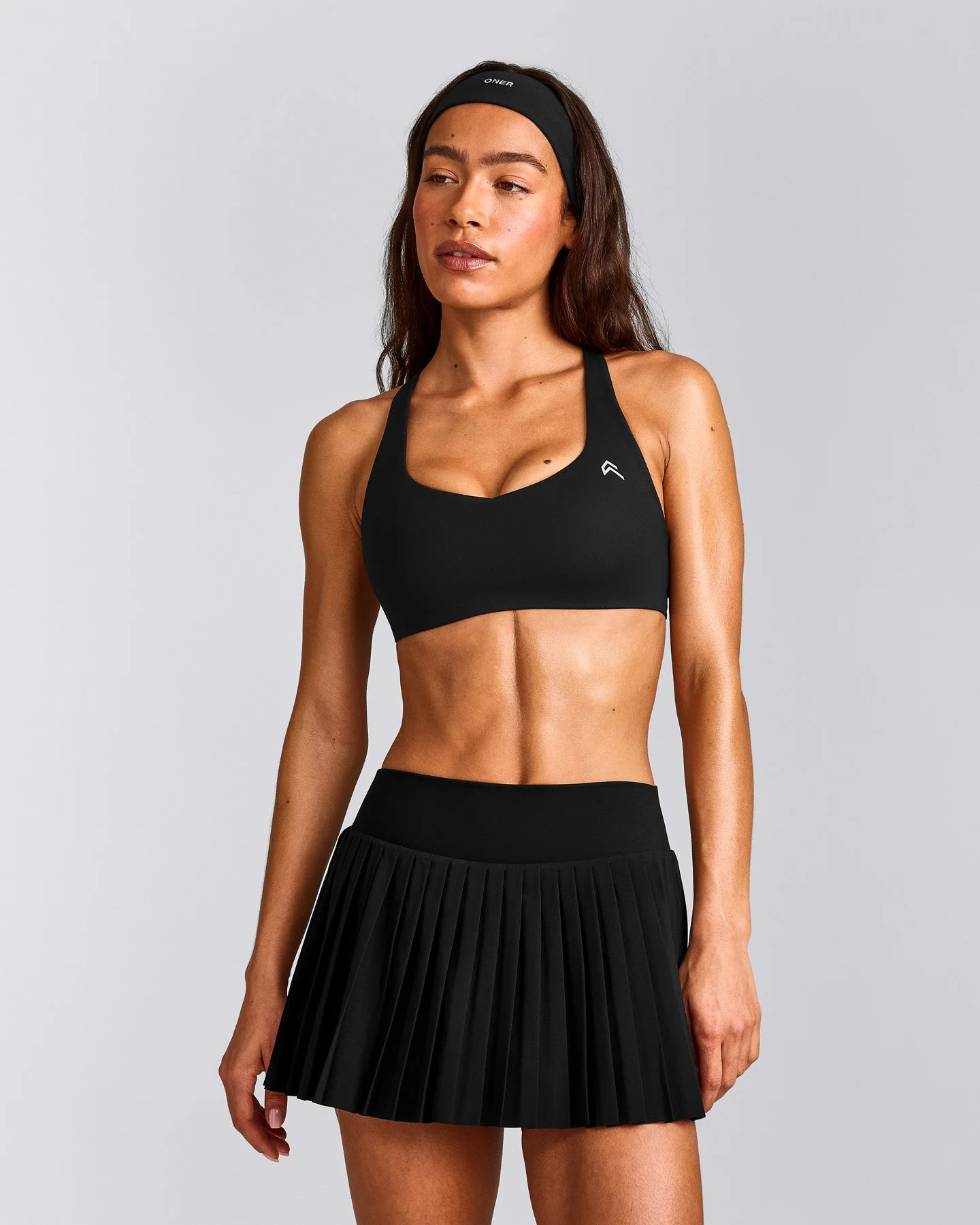 EasyLift™ Cross Back Sports Bra with Grey Logo | Black
