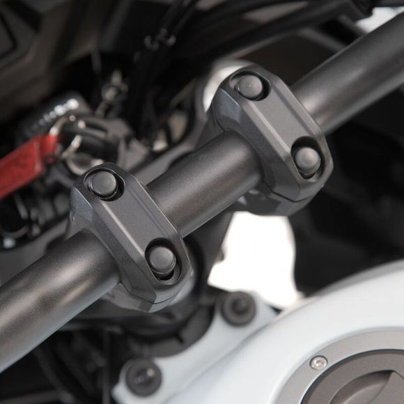 Pontet de guidon SW-MOTECH 20 MM DIAMETRE 28 Universel - NoirRef : LEH.00.039.24100.20