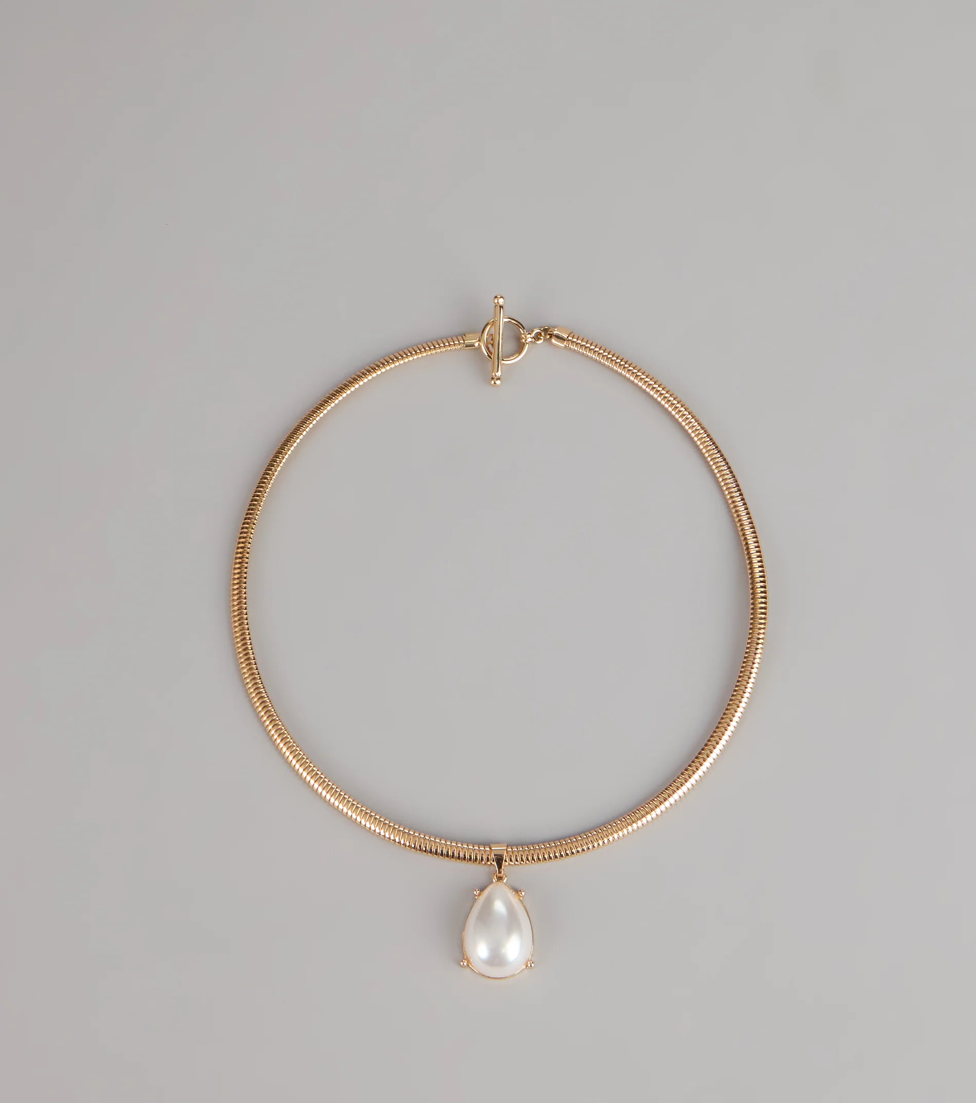 Soft Focus Pearl Collar Necklace