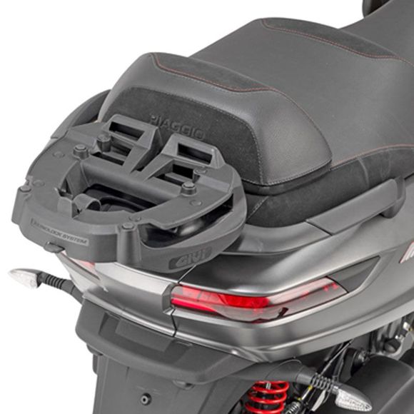 Givi Scooter Monolock top case supportRef: sr5613+m5m / cmbsr5613+m5m