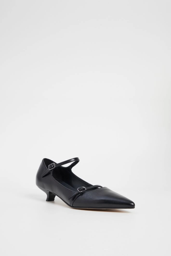 Pumps with straps  - BLACK