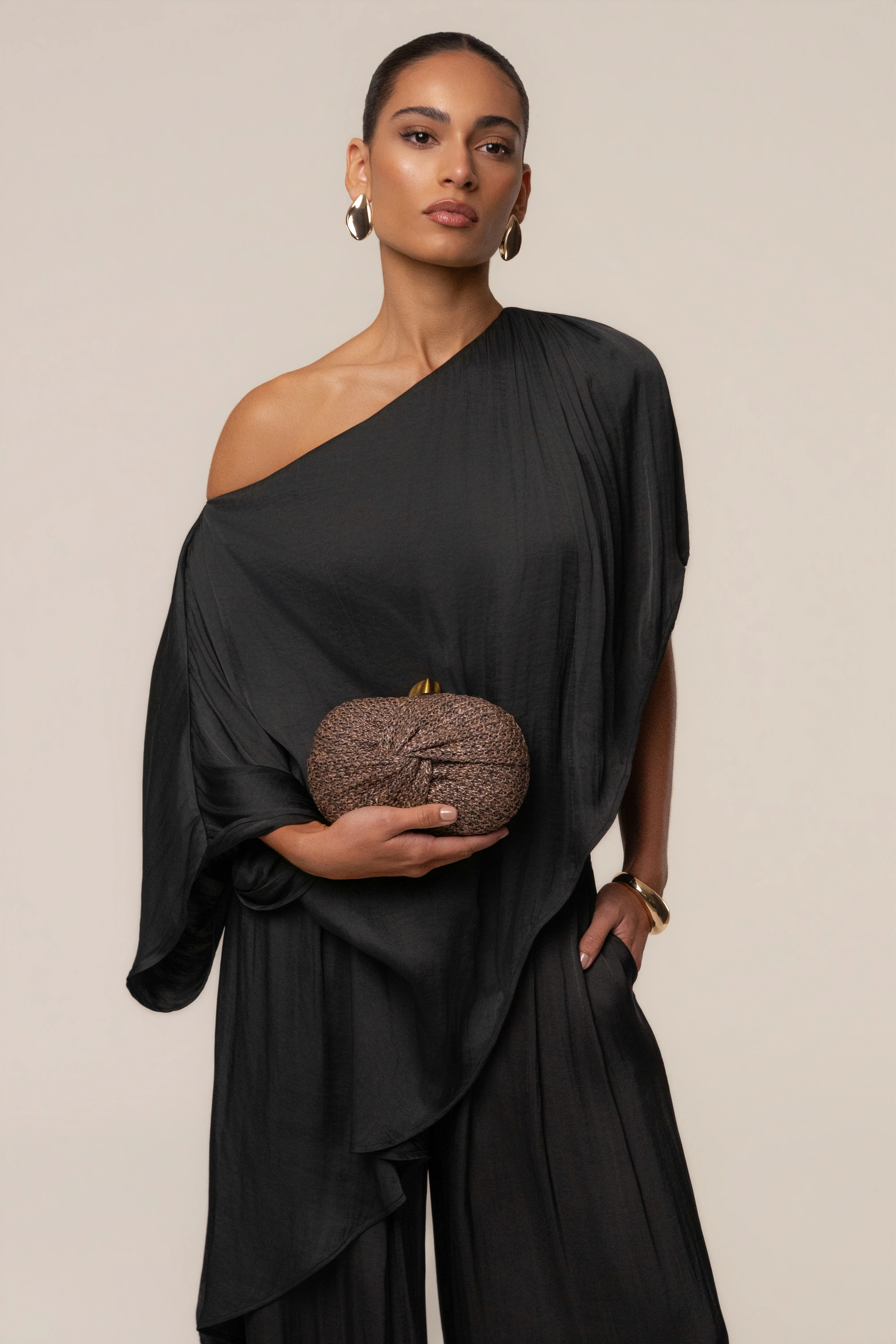 Brown Island Night Woven Bag