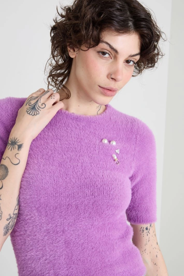 Brooch-detail slim-fit sweater - LILAC