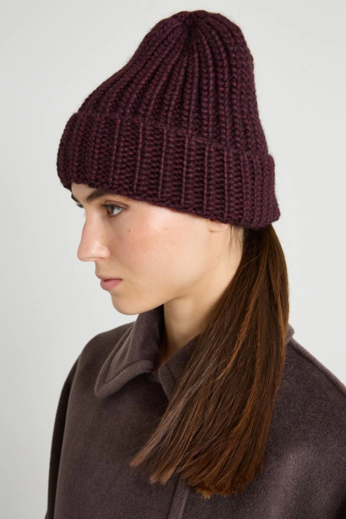Cuffed beanie hat - BURGUNDY