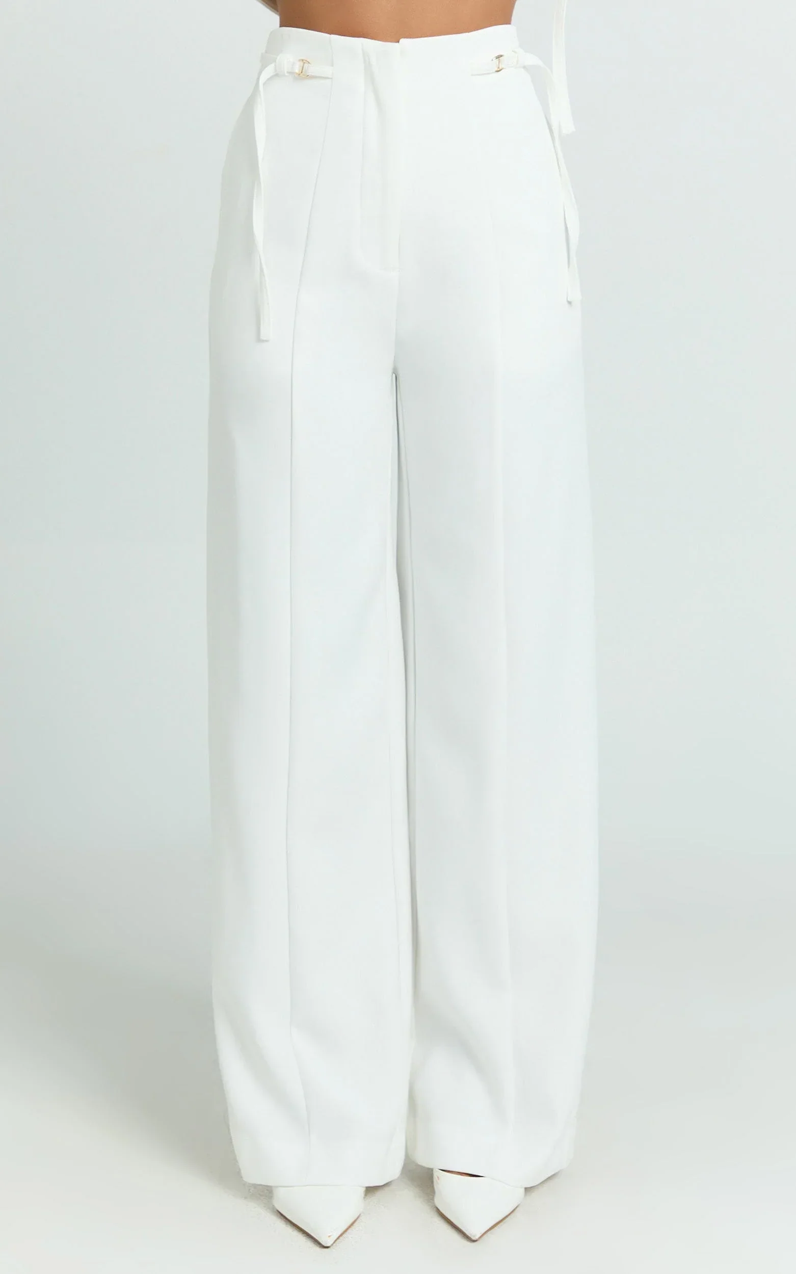 Chantelle Pants - Front Pleats Straight Leg Pant with Hardware Buckle in Off White