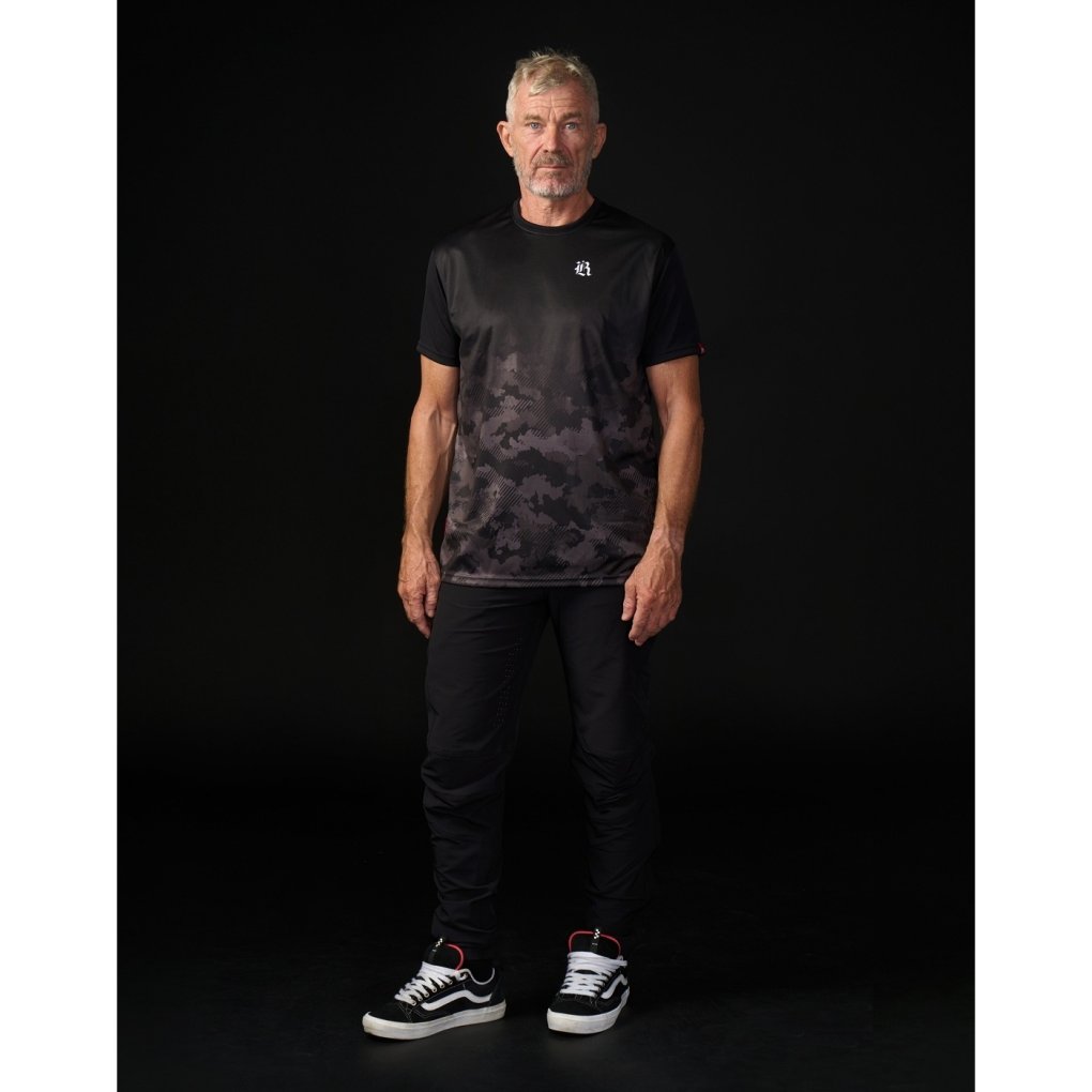 Loose Riders Tech Short Sleeve Jersey Men - Ess. Dipped Black