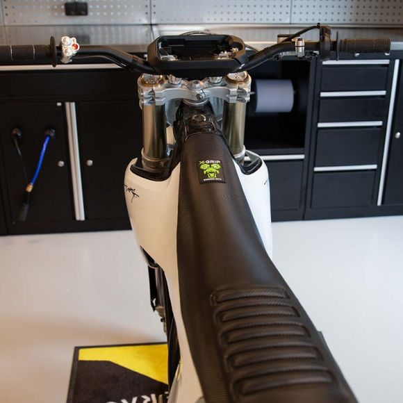 X-GRIP BABOONS BUTT Seat Cover - BlackRef: Xgr0062 / 0513Xg2715001