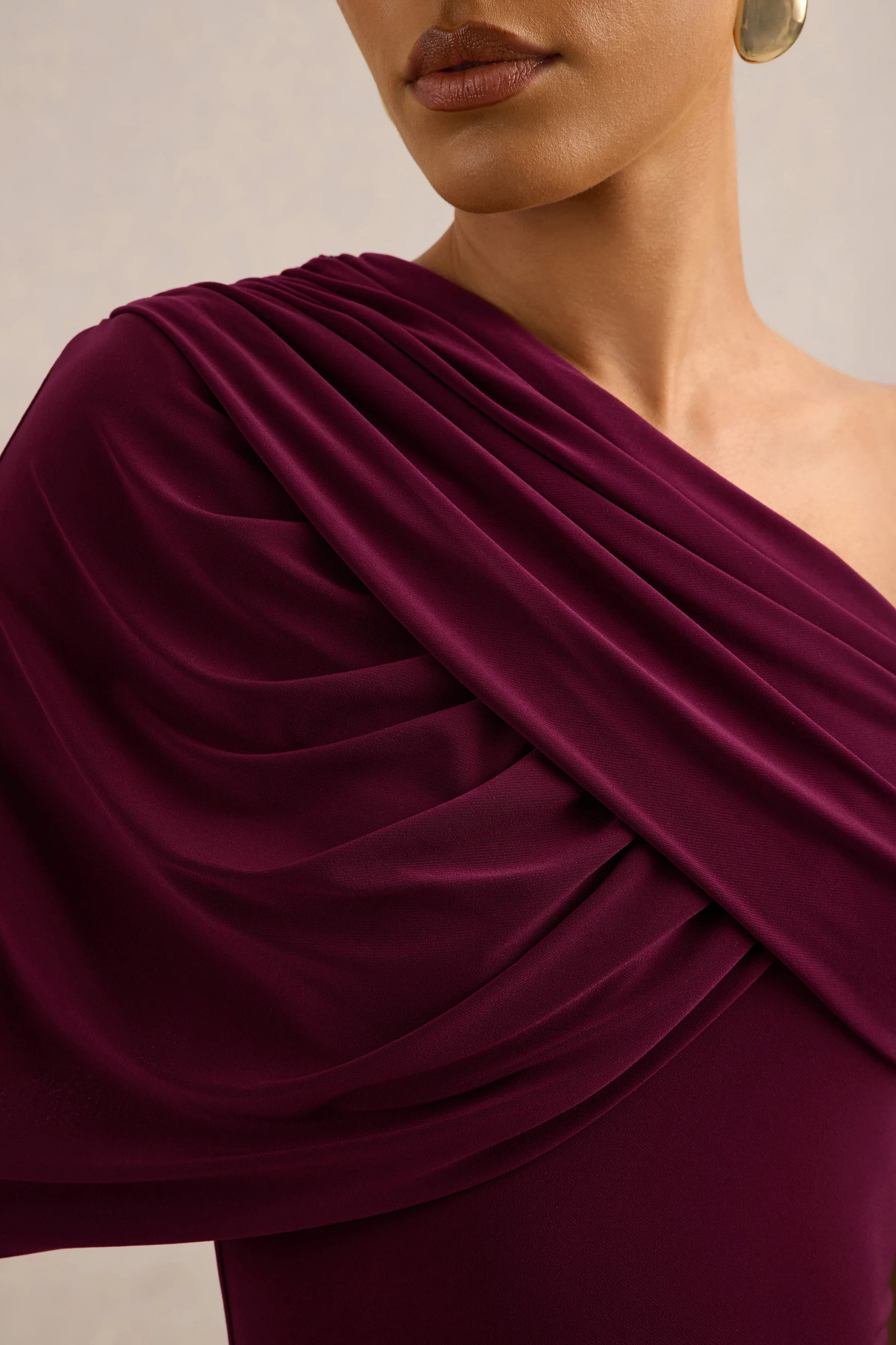 Solenne | Burgundy Jersey One Shoulder Short Sleeve Maxi Dress With Ruching