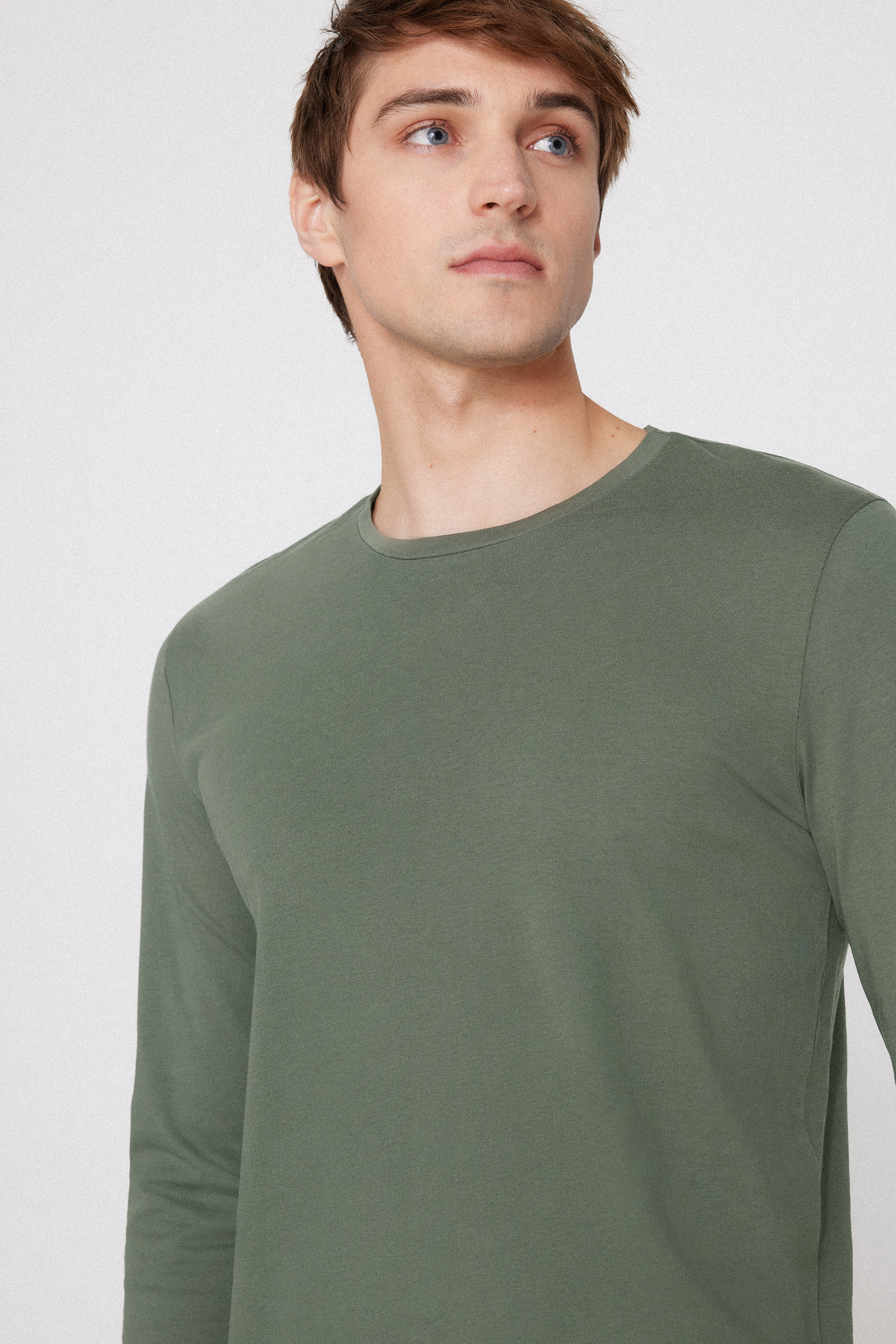 100% Cotton Top with Long Sleeves and Rounded Neck