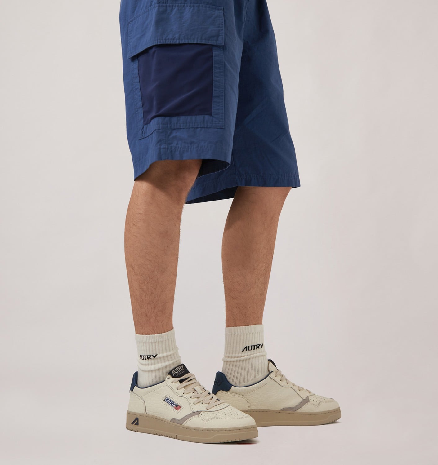 MEDALIST LOW SNEAKERS IN LEATHER COLOR ENSIGN BLUE AND PEROSCOPE