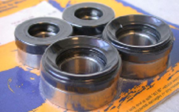 Wheel bearing Pivot works Front seal kitRef: Pk00153A / 1047596