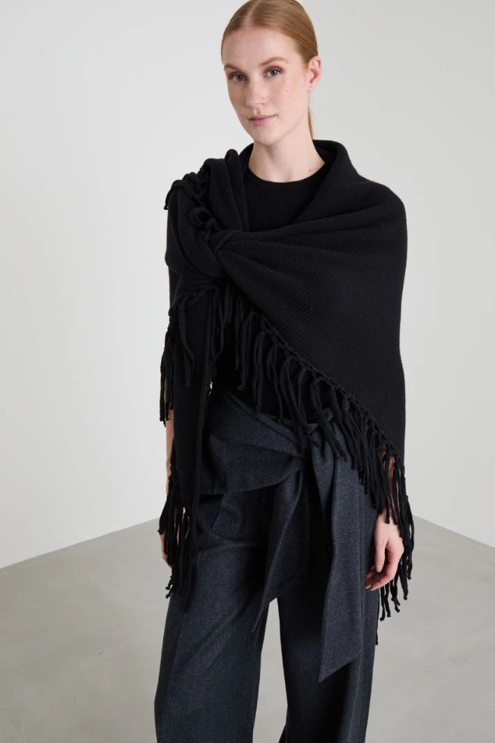 Triangular wool shawl - BLACK