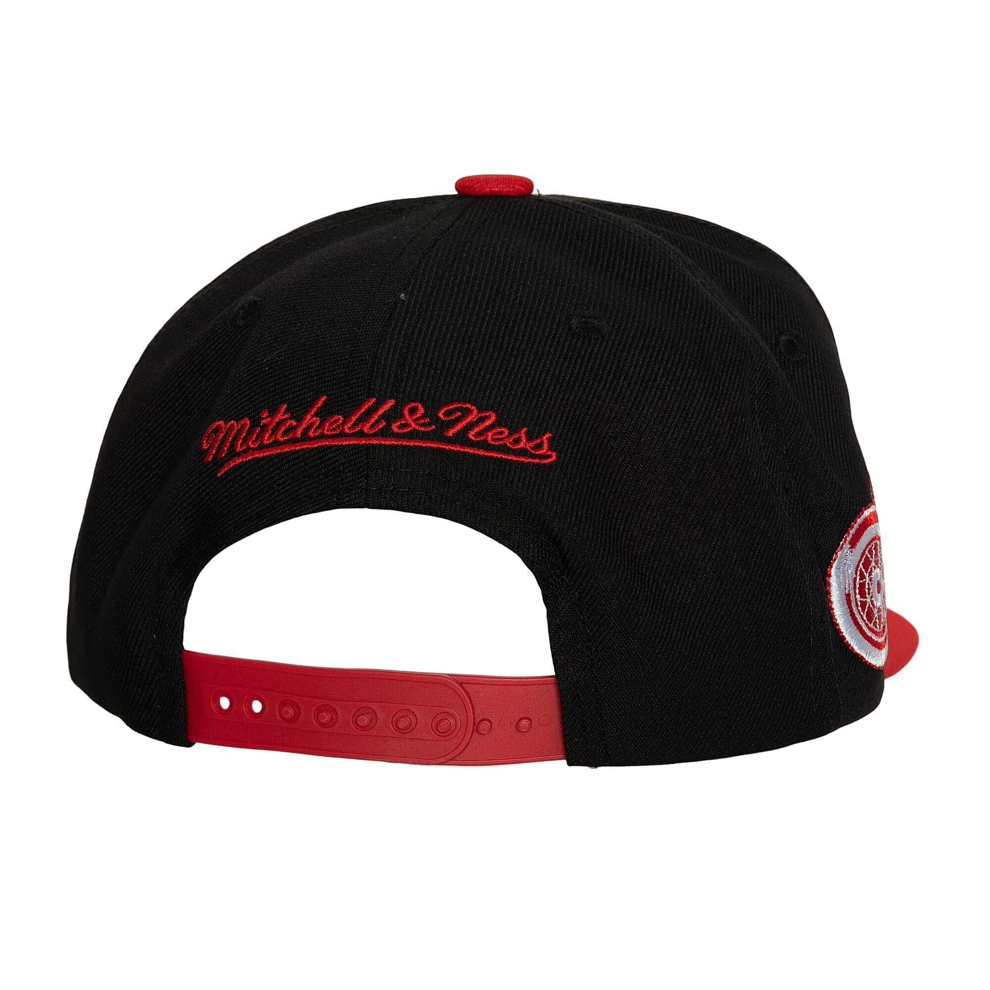 Detroit Red Wings Vintage Script Mitchell & Ness Snapback NHL Cap