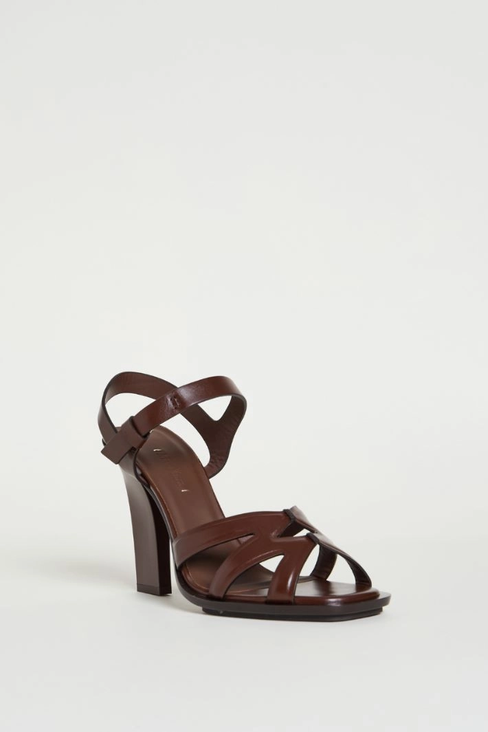Polished leather sandals - BROWN