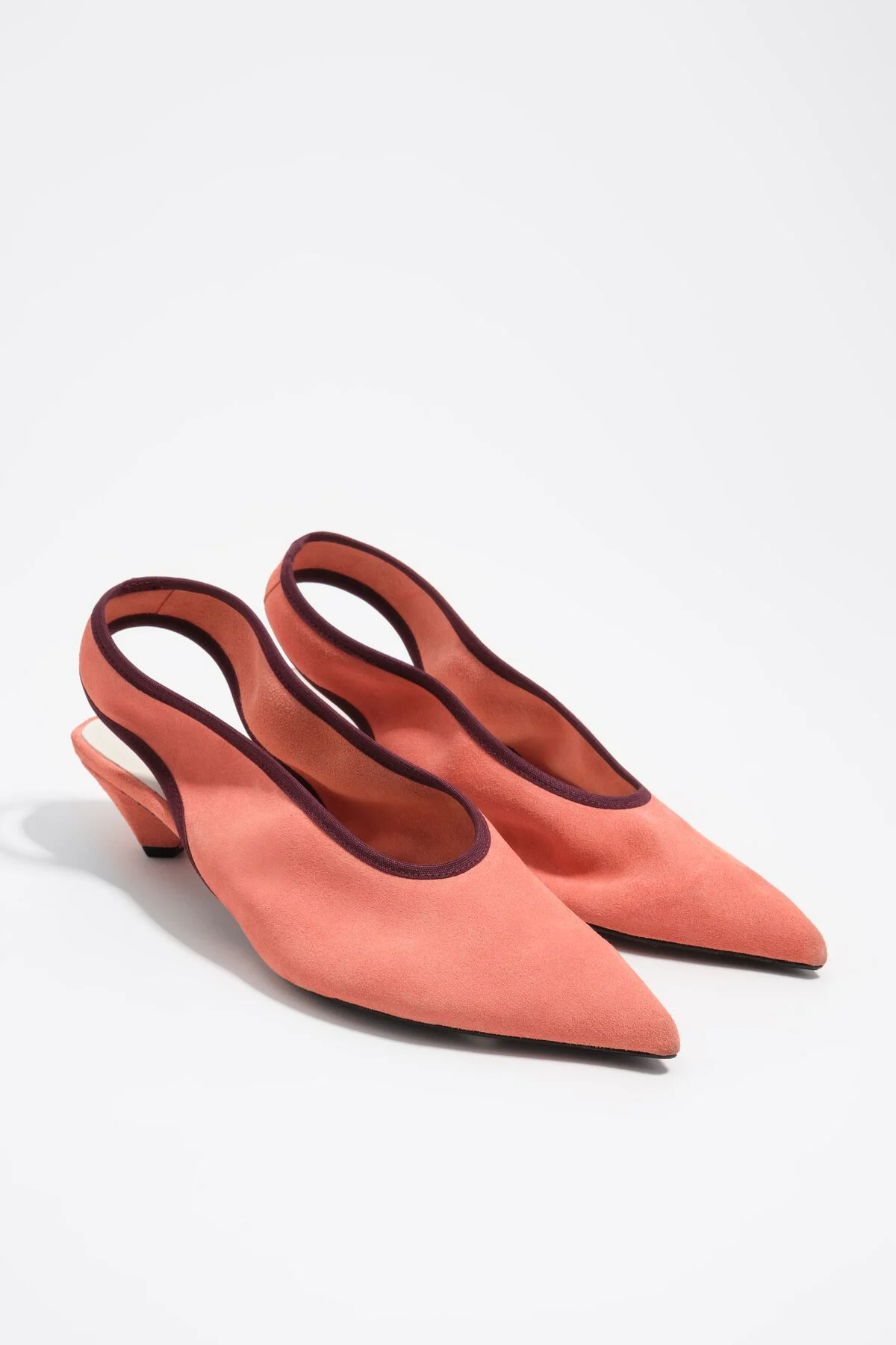 Salmon suede slingback shoe with low heel