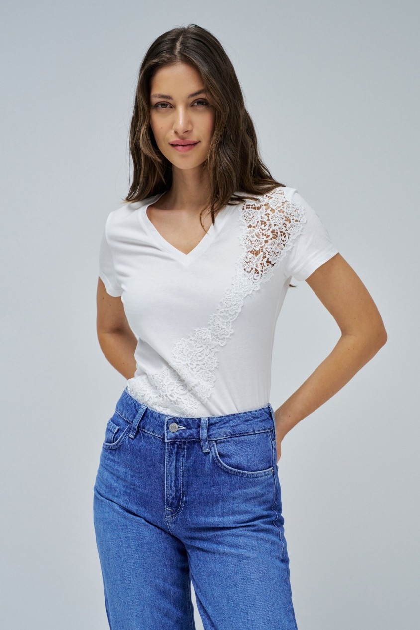 T-SHIRT WITH LACE