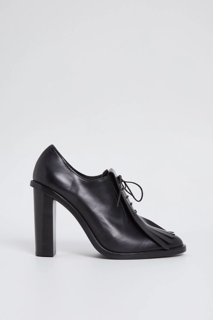 Heeled lace shoes - BLACK