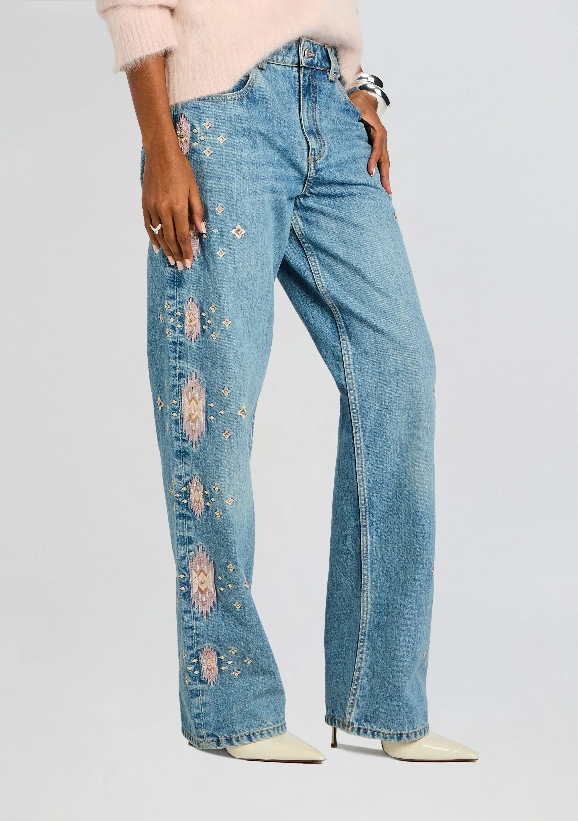 Vero Embroidered Jean