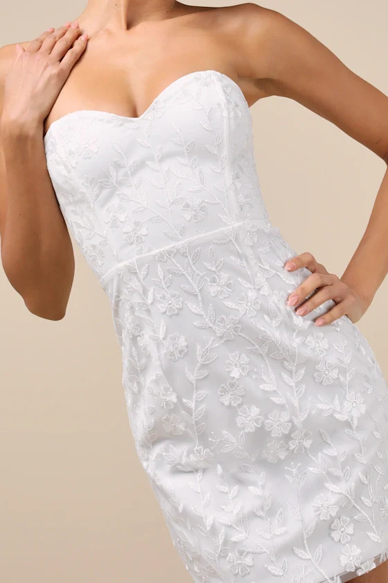 Exquisite Sensation Lavender Embroidered Strapless Mini Dress