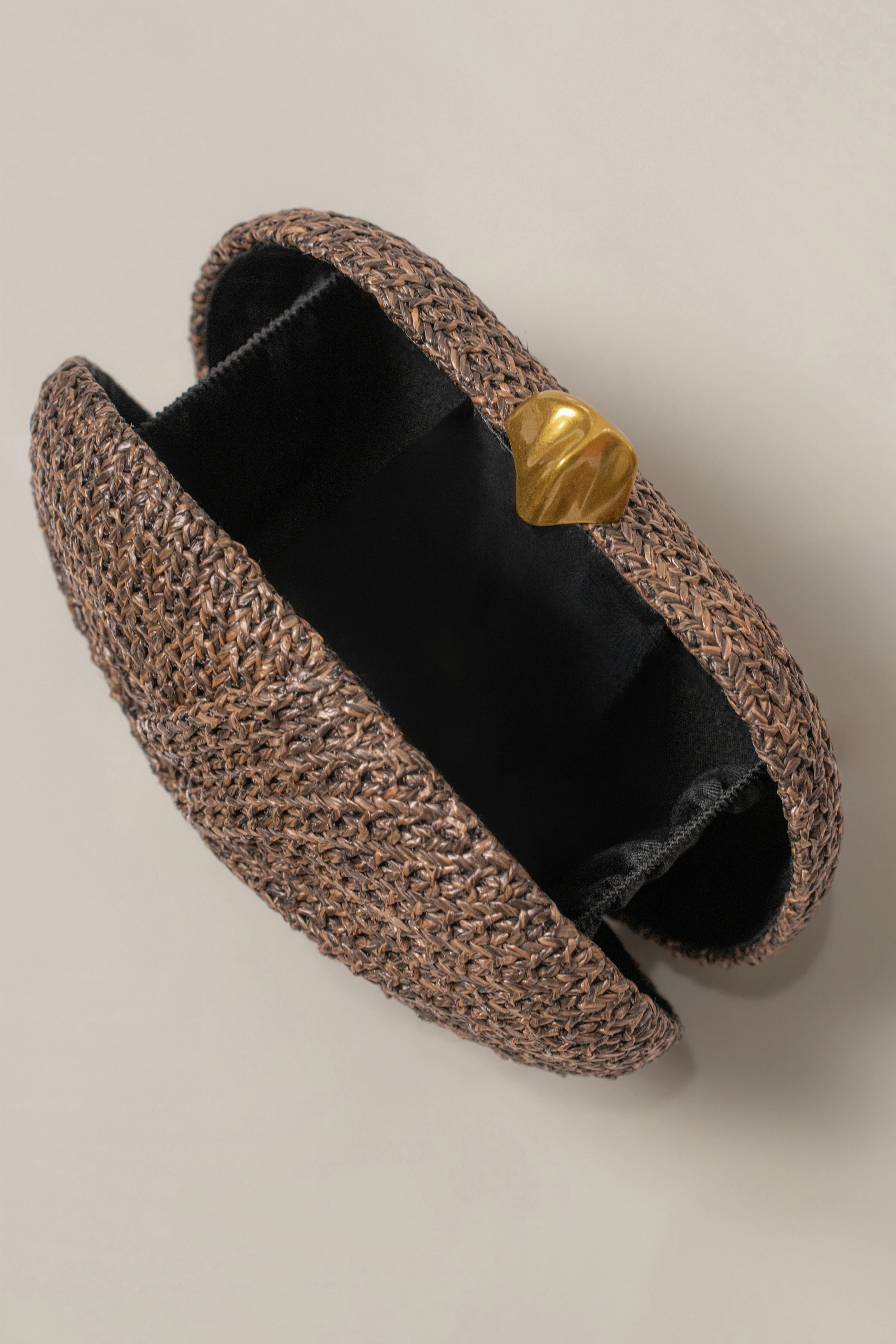 Brown Island Night Woven Bag