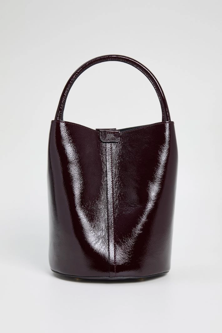 Bucket bag with patent finish - BORDEAUX