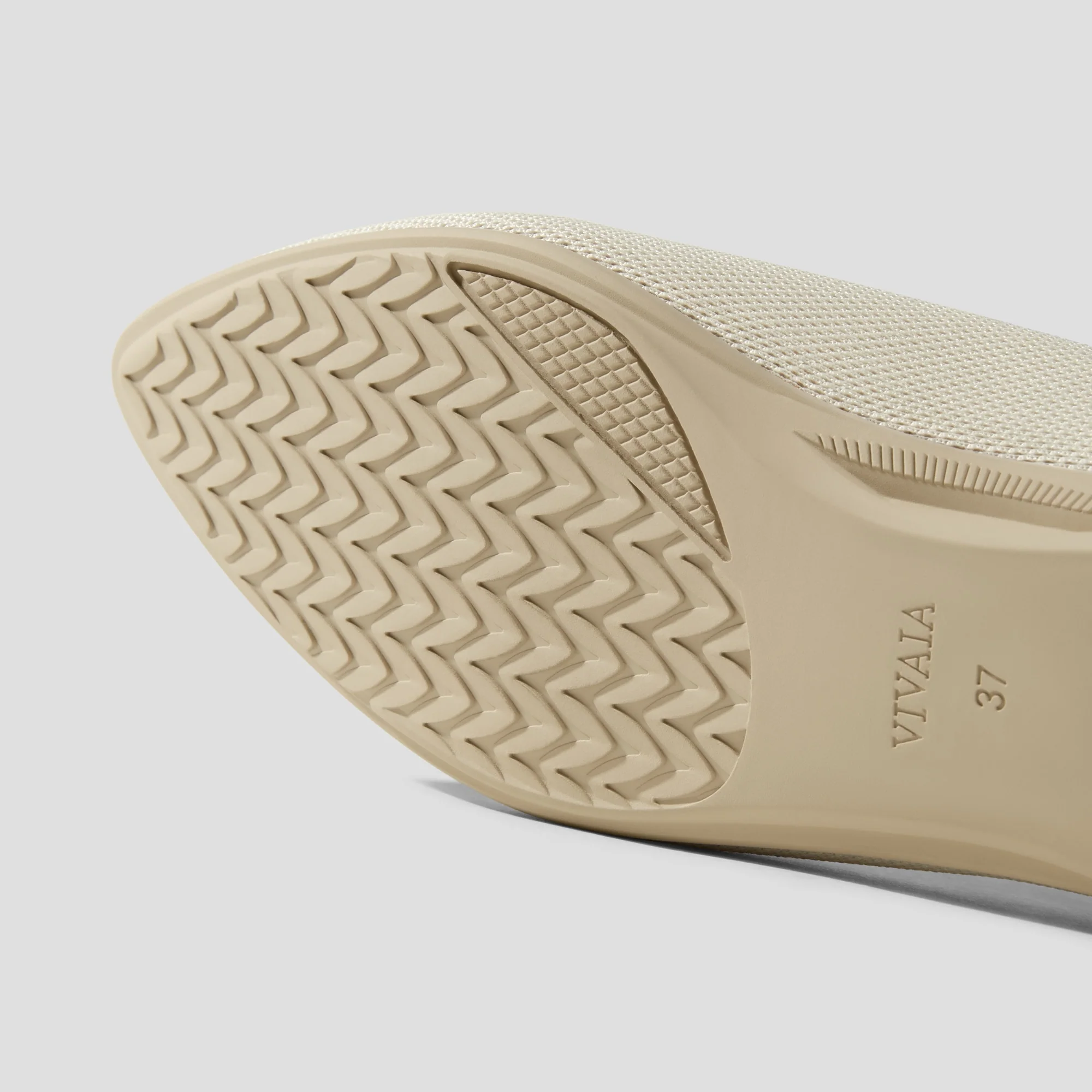 Pointed-Toe Dual-Cushion City Flats (Ecostitch™ Flat Pro)