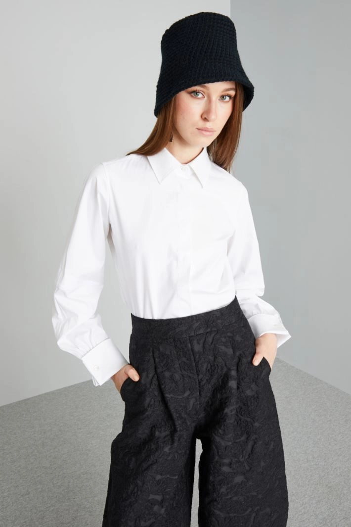 Crochet cloche hat - BLACK