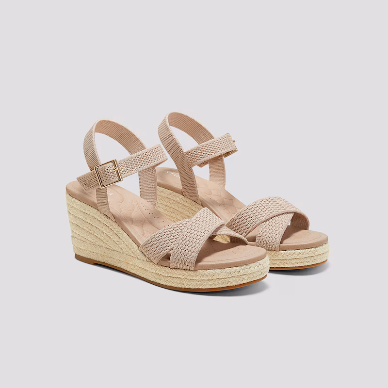 Round-toe Wedge Sandals (Sally Pro)