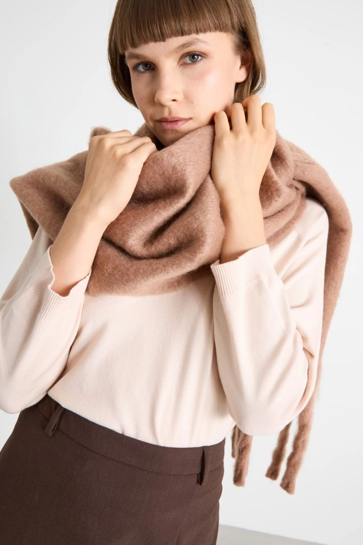Fluffy scarf - BROWN