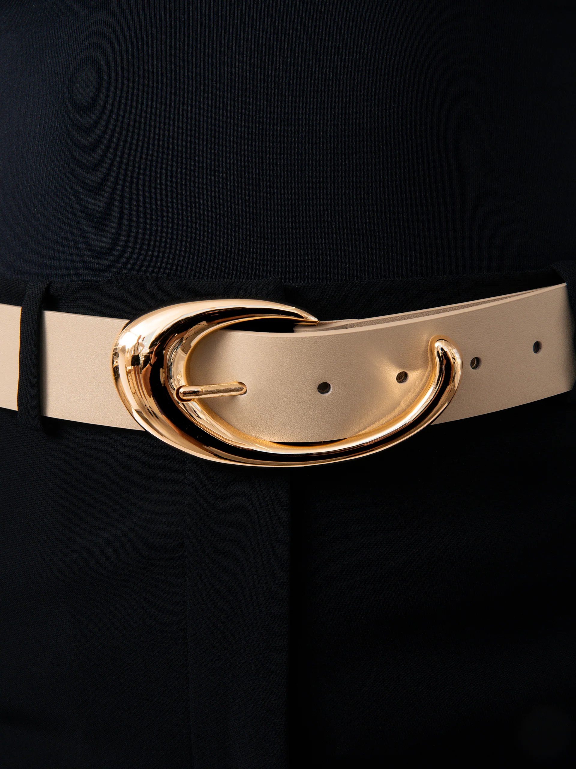 Sculpted Flow Belt in Ivory