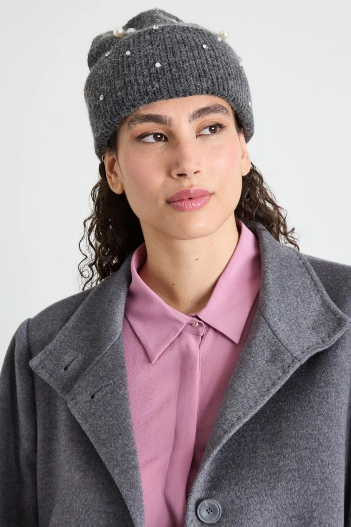 Beanie hat with pearls and stones - GREY