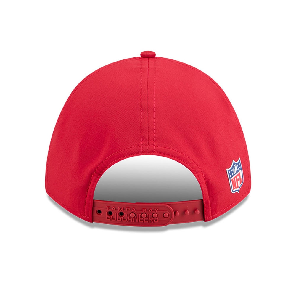 Tampa Bay Buccaneers 2025 NFL On-Field Sideline 9FORTY M-Crown Cap Red
