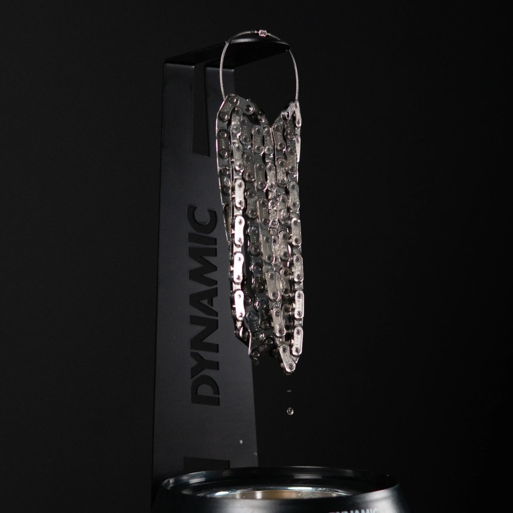Dynamic Drip Dock Chain Stand