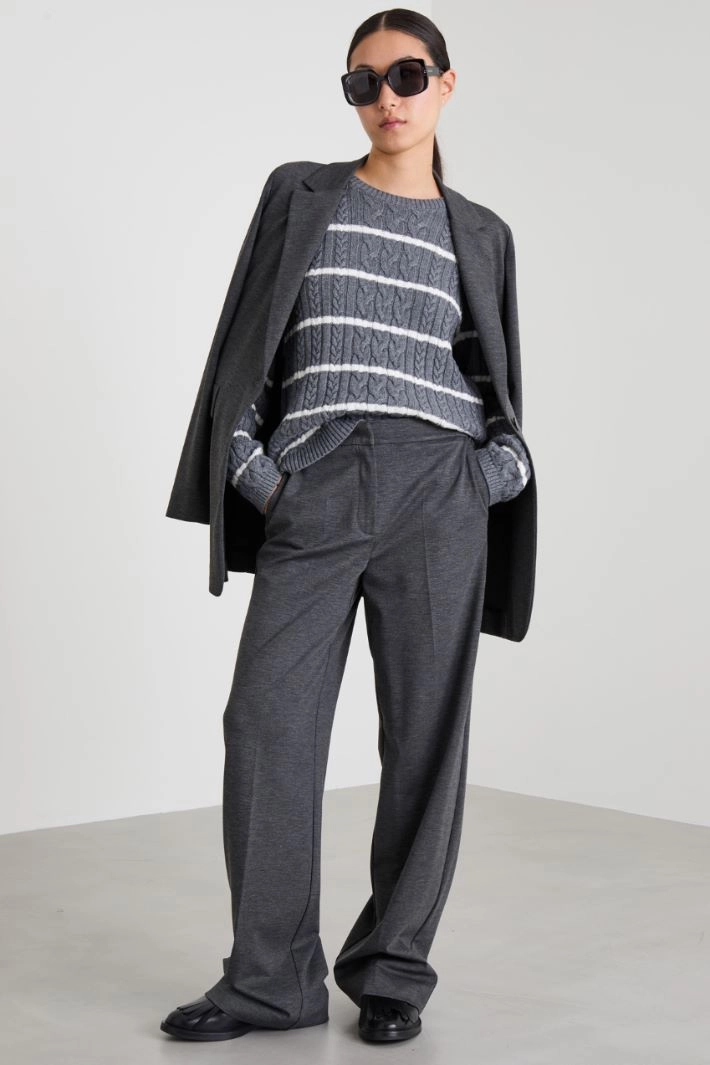 Cable knit sweater - GREY