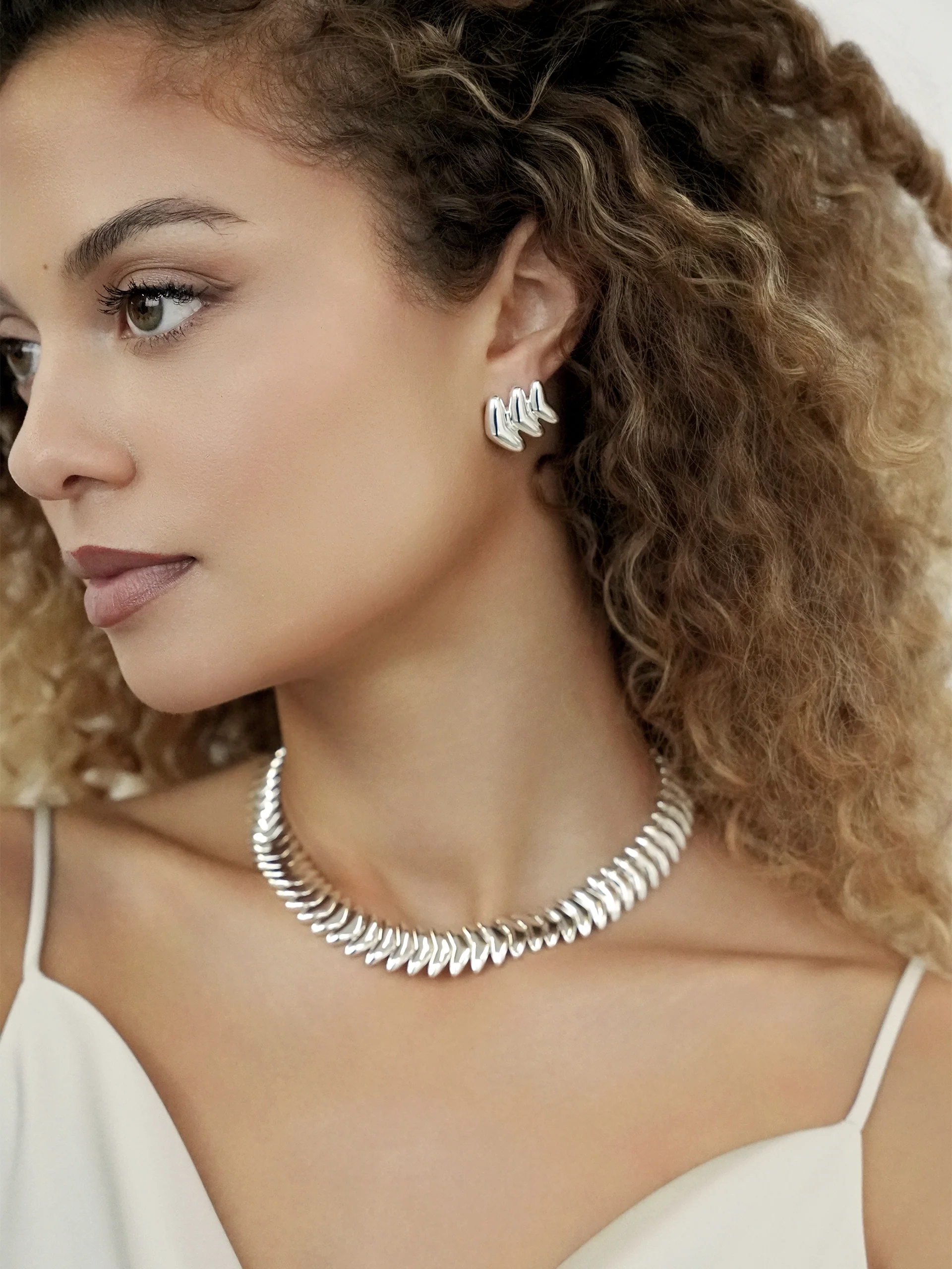 Metal Moderna Studs