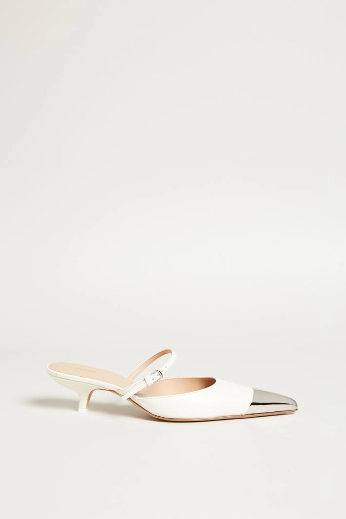 Mules with metal toe cap - MILK