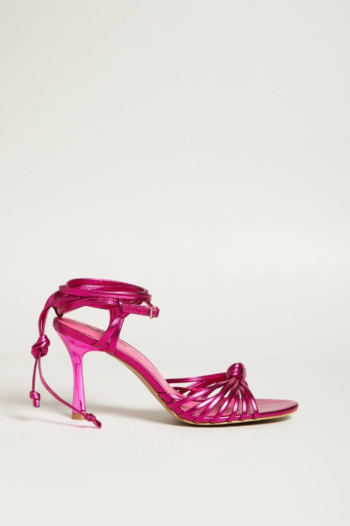 Laminated strap sandals - FUCHSIA