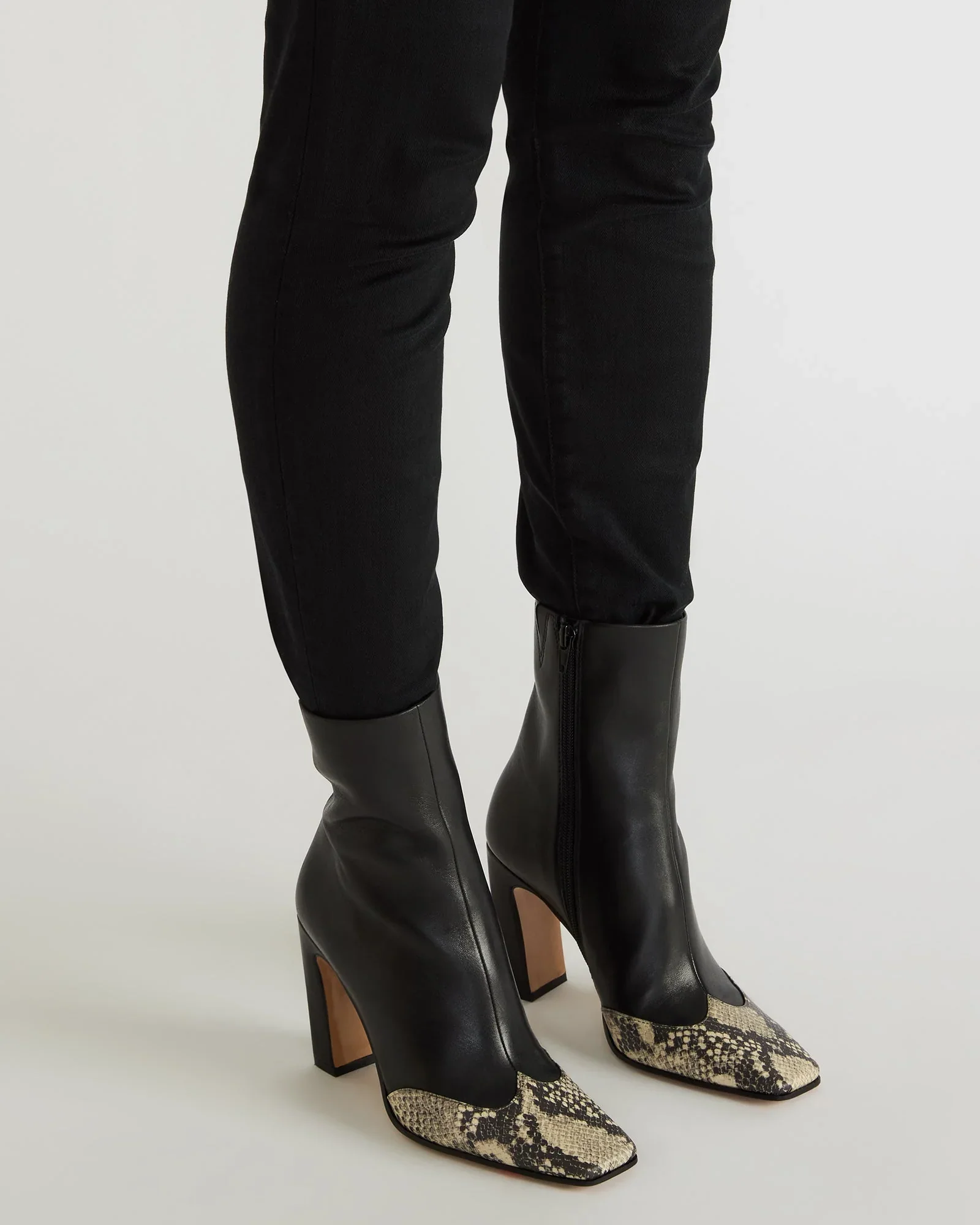 Lyle Black Leather With Snake