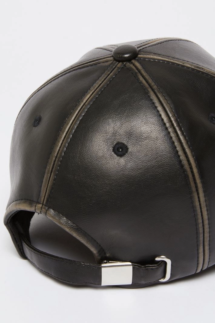 Coated fabric baseball cap - BLACK