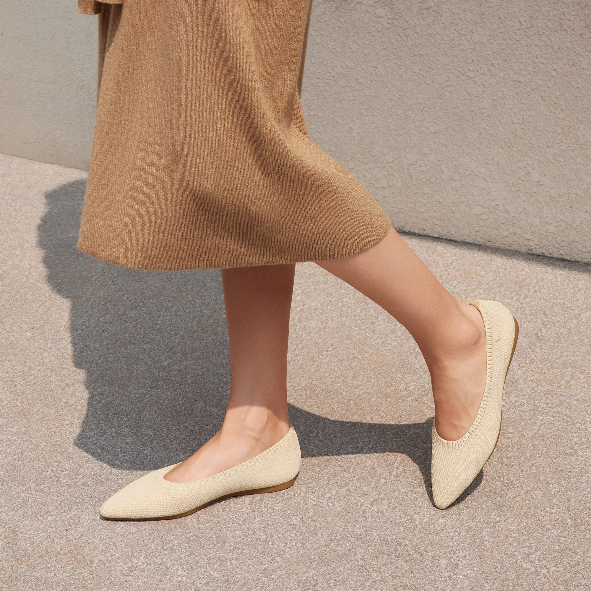 Pointed-Toe Water Repellent Ballet Flats (Aria 5°)