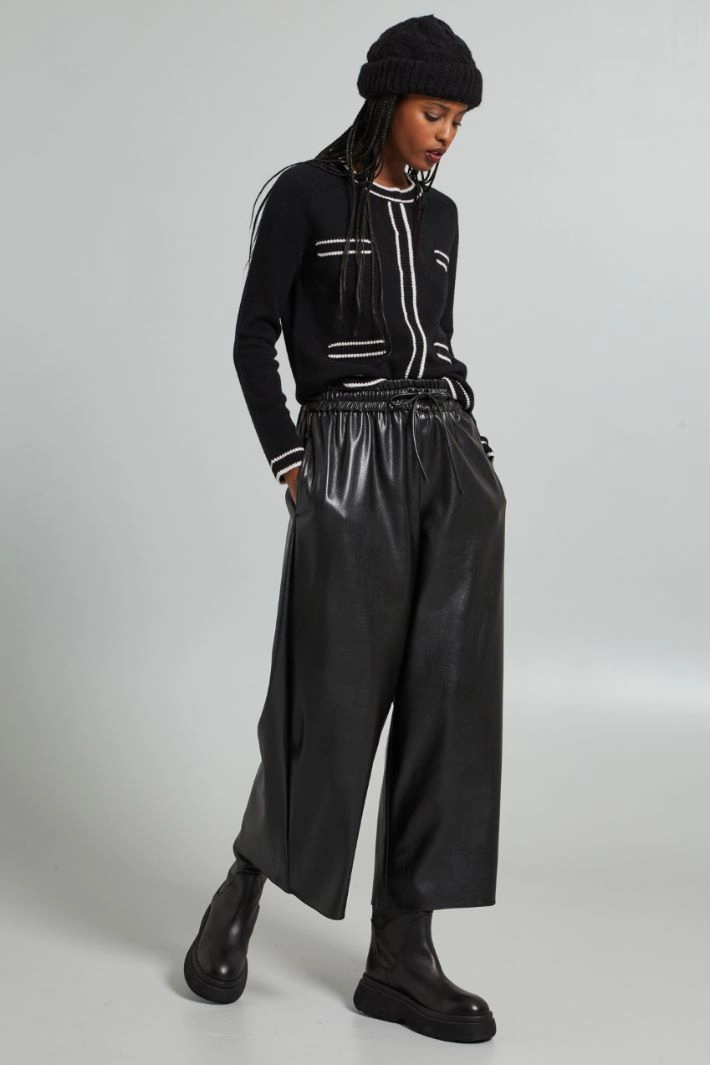 Turn-up beanie hat - BLACK