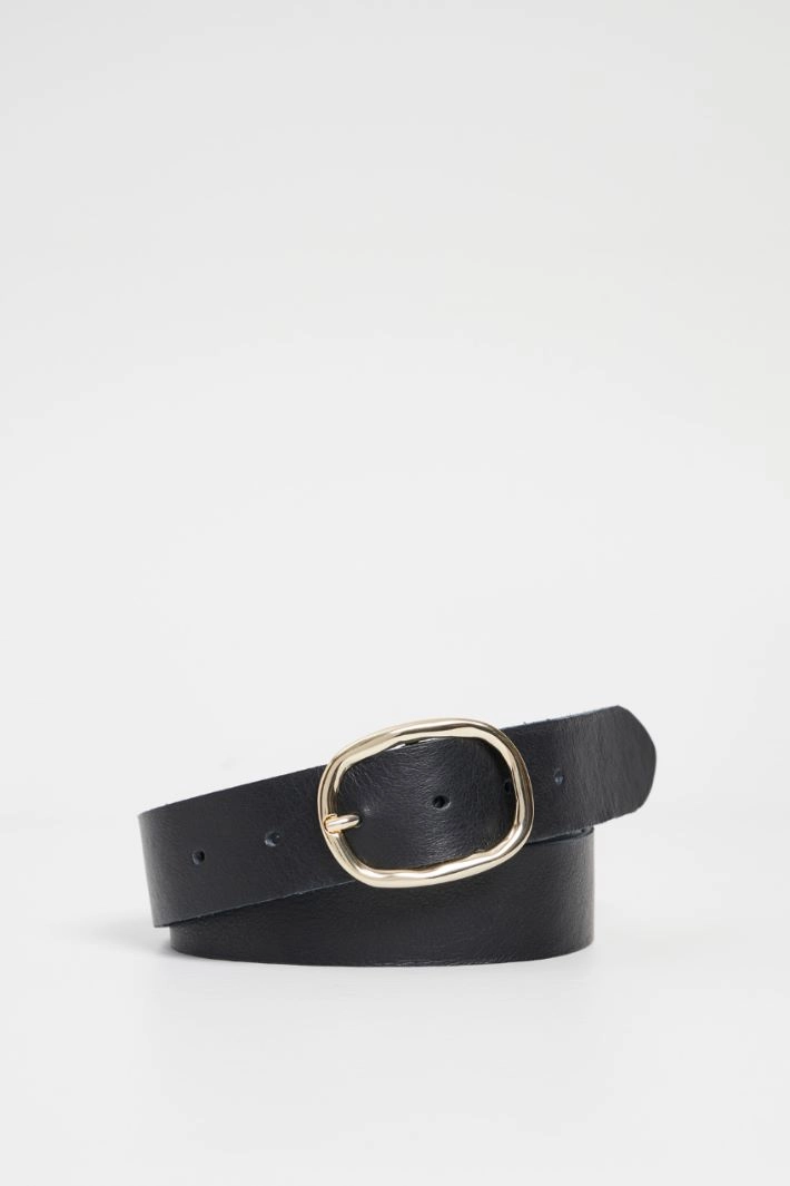 Matte leather belt - BLACK